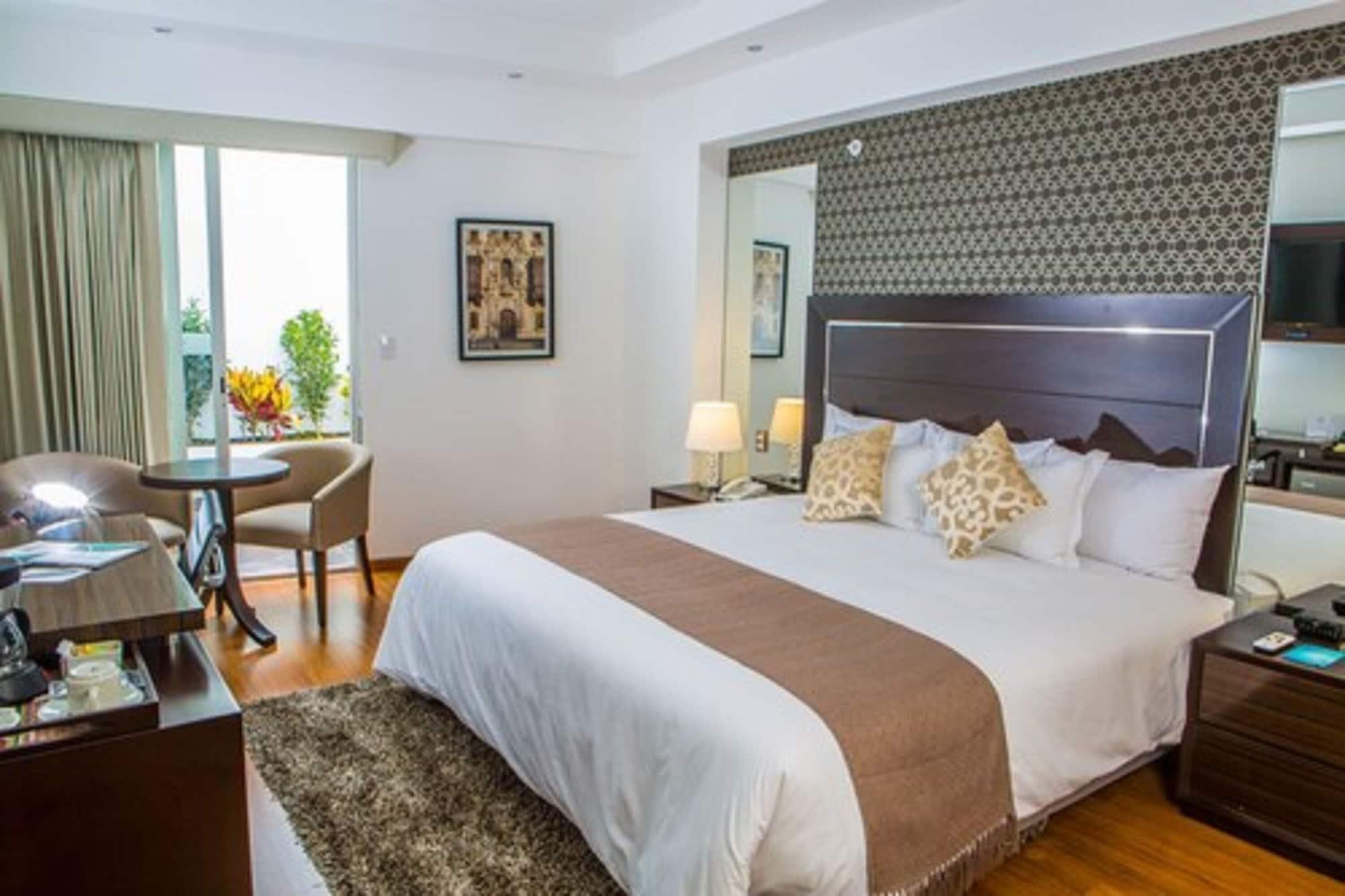 Jose Antonio Deluxe Hotel Lima Luaran gambar