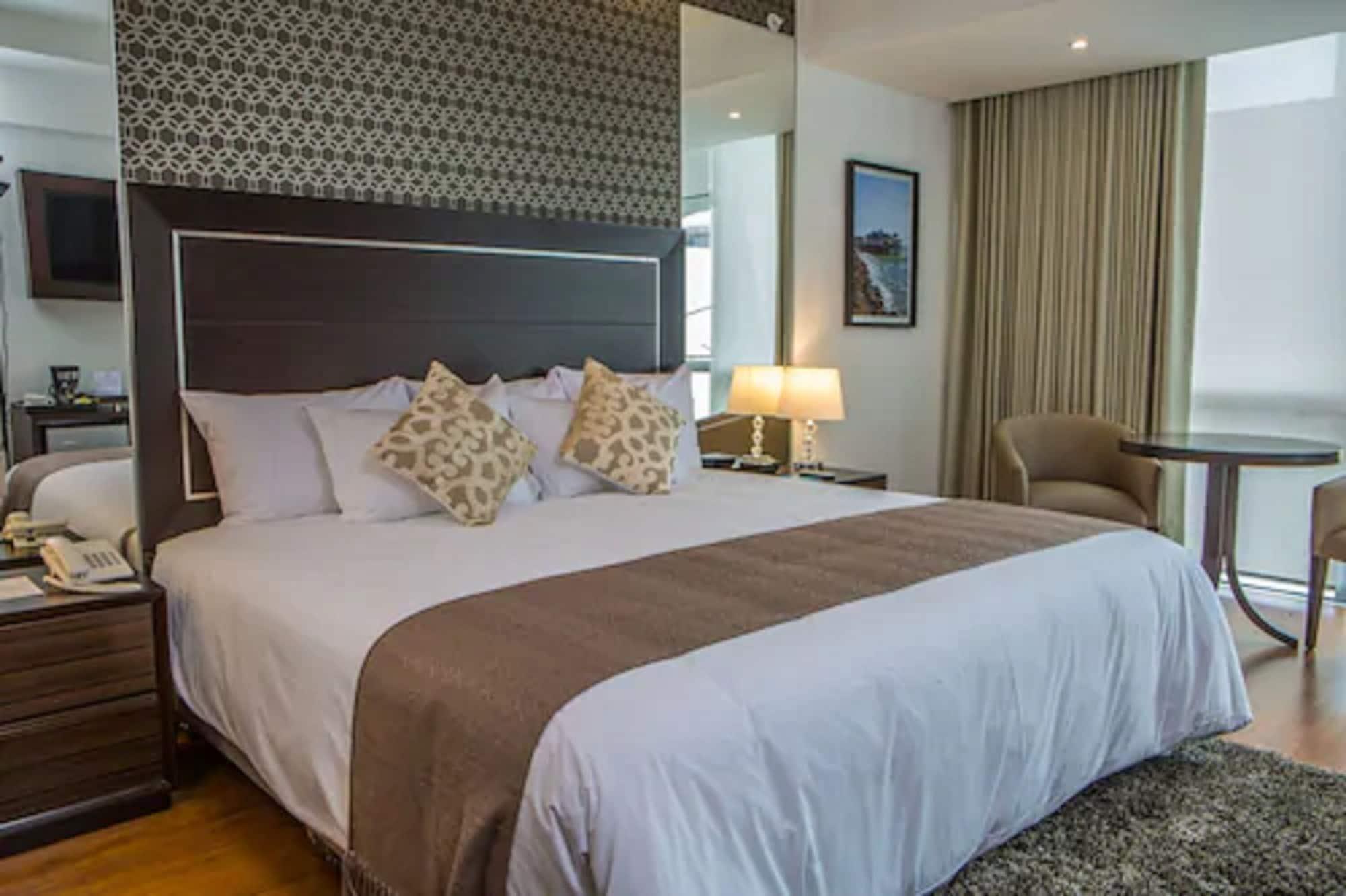 Jose Antonio Deluxe Hotel Lima Luaran gambar