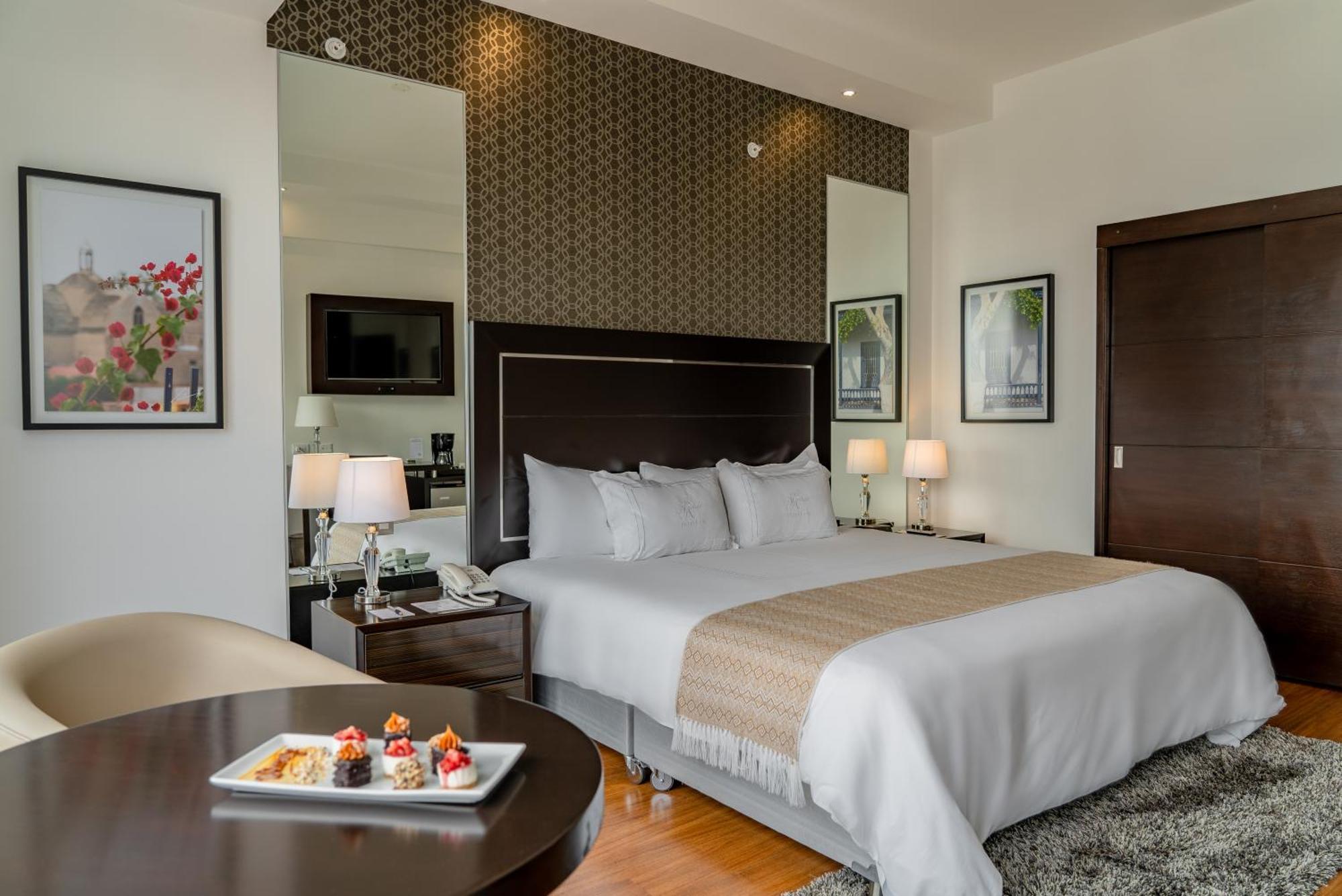 Jose Antonio Deluxe Hotel Lima Luaran gambar